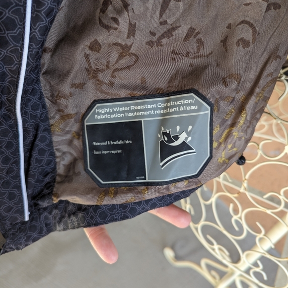 Columbia Jacket Shell - Women's - Women - Medium - good used condition - Picture 7 of 12